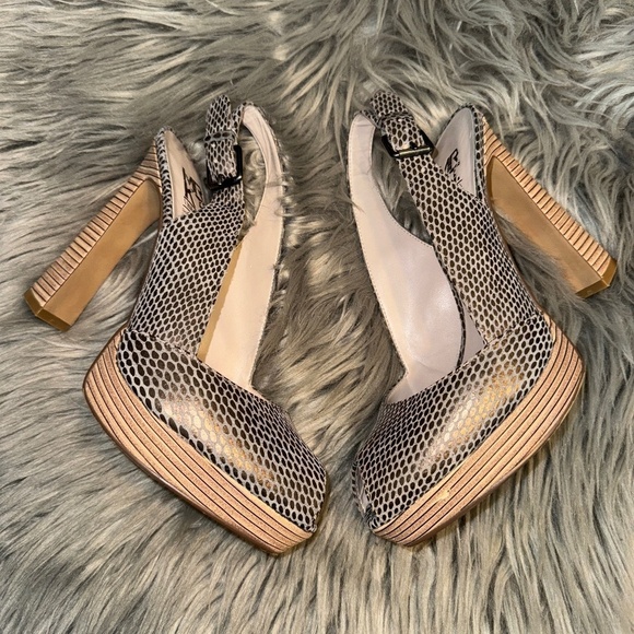 EUC MR KT Market MRKT Nadine Snakeskin Sling Back Peep Toe High Heel Pump Size 7 - Picture 1 of 9